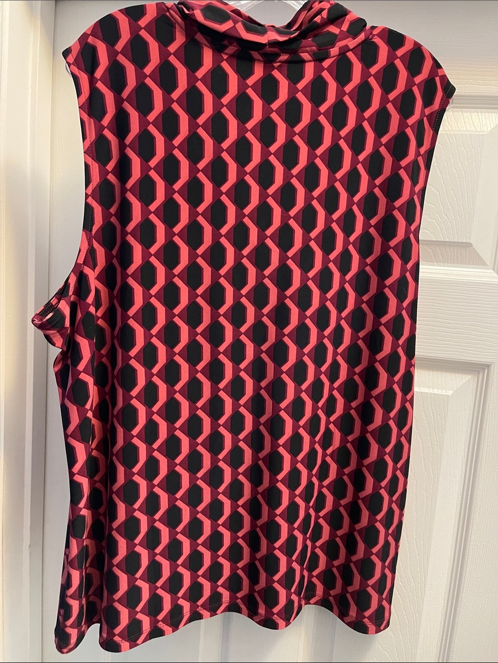 Anne Klein Red and Black Geometric V-Neck Sleeveless Top - Picture 2 of 2
